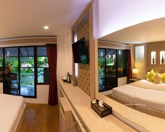 Aochalong Villa Resort & Spa - Chalong - Bedroom