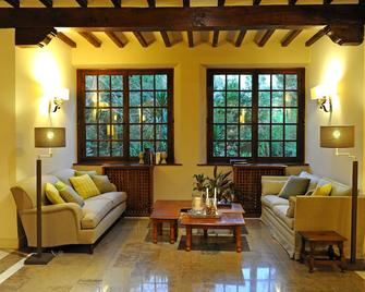 Parador de Santillana del Mar - Santillana del Mar - Living room