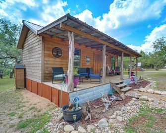 Pet-Friendly Johnson City Studio with Inspiring View - Johnson City - Patio