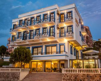 Sun Hotel - צזמה - בניין