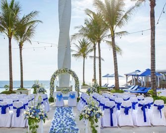Lv8 Resort Hotel - North Kuta - אולם אירועים