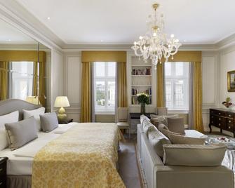Hotel Sacher Wien - Vienna - Bedroom