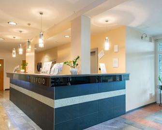 Hotel Fit Hévíz - הביץ - דלפק קבלה