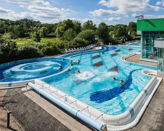 Akzent Hotel Berlin - Bad Bevensen - Piscina