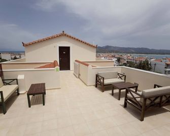 Berdoussis Hotel - Elafonisos - Балкон