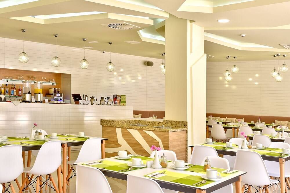 Hotel Grifid Foresta Adults Only - גולדן סאנדס - מסעדה