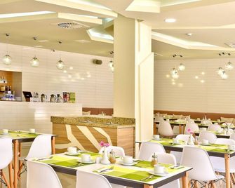 Hotel Grifid Foresta Adults Only - גולדן סאנדס - מסעדה