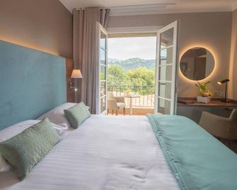 Hotel Lou Castelet - Carros - Bedroom