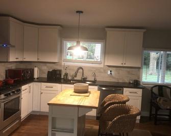 Vito place - Naperville - Kitchen