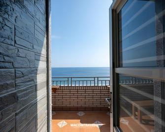 Shanhai Sheng Seaview Homestay - Liuqiu - Balkon