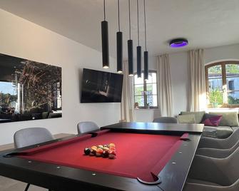 4younic Billard 2 Br 75-Zoll Tv Boxspringbett - Glonn - Comedor