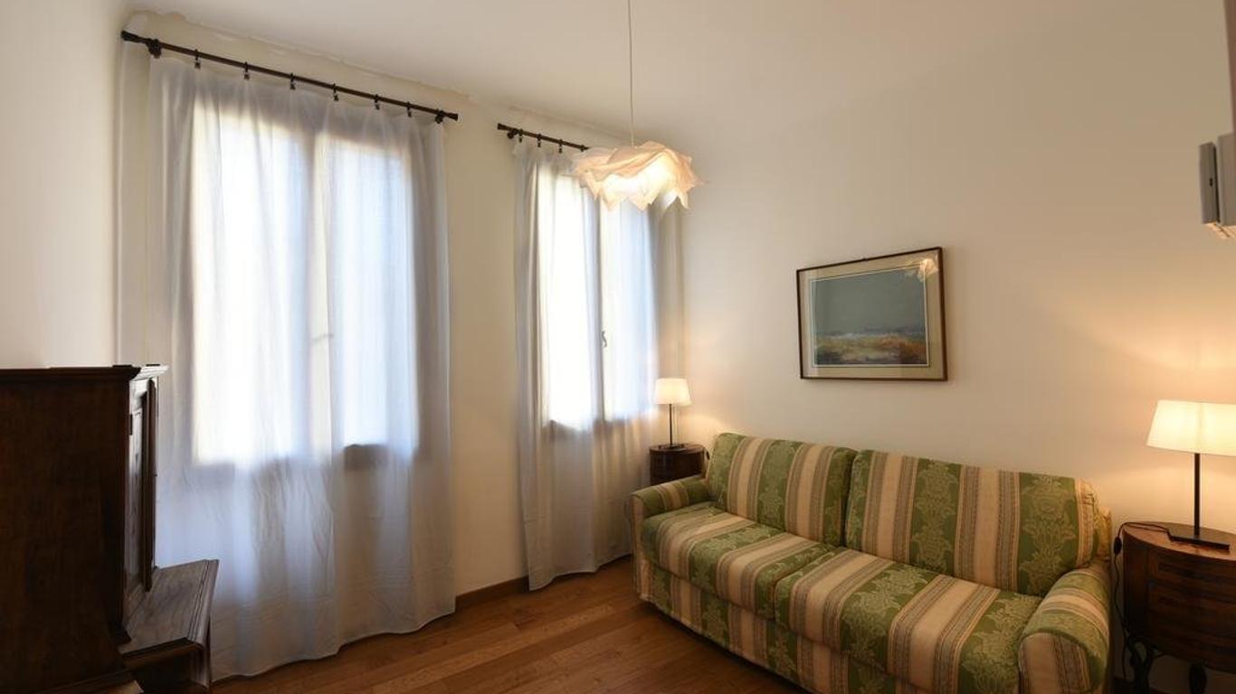 Le Due Corone Bed & Breakfast
