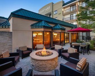 Courtyard by Marriott Cleveland Beachwood - Beachwood - Patio