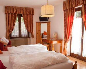 Hotel Chalet Rifugio Al Faggio - פייבה די לדרו