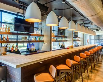 NYLO ラス コリーナズ ホテル タペストリー コレクション バイ ヒルトン - アーヴィング - バー