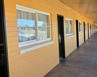 Grapevine Inn - Lodi - Hallway