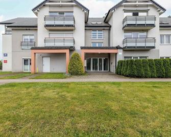 Północna Apartament Darłowo Sypialnia, Taras & Parking by Noclegi Renters - Darłowo - Edificio