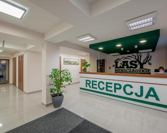 Centrum Promocji Lesnictwa w Mucznem - Lutowiska - Recepcja