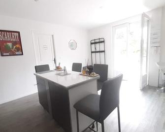 Chez Laura - Moigny-sur-École - Comedor