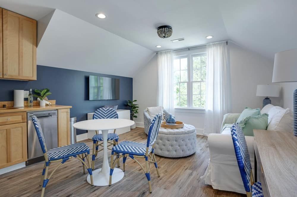 The Rose Garden Retreat - Nc State /Cameron Village/Pnc Park - راليغ - غرفة معيشة