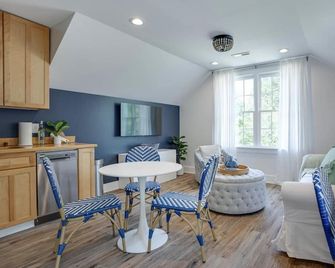The Rose Garden Retreat - Nc State /Cameron Village/Pnc Park - Raleigh - Sala de estar