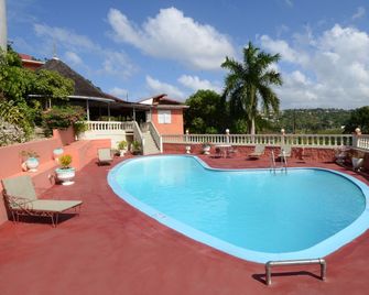 Verney House Resort - Bahía Montego - Piscina
