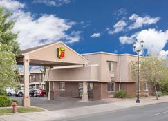 Super 8 by Wyndham St. George UT - Saint George - Κτίριο