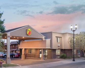 Super 8 by Wyndham St. George UT - Saint George - Bygning