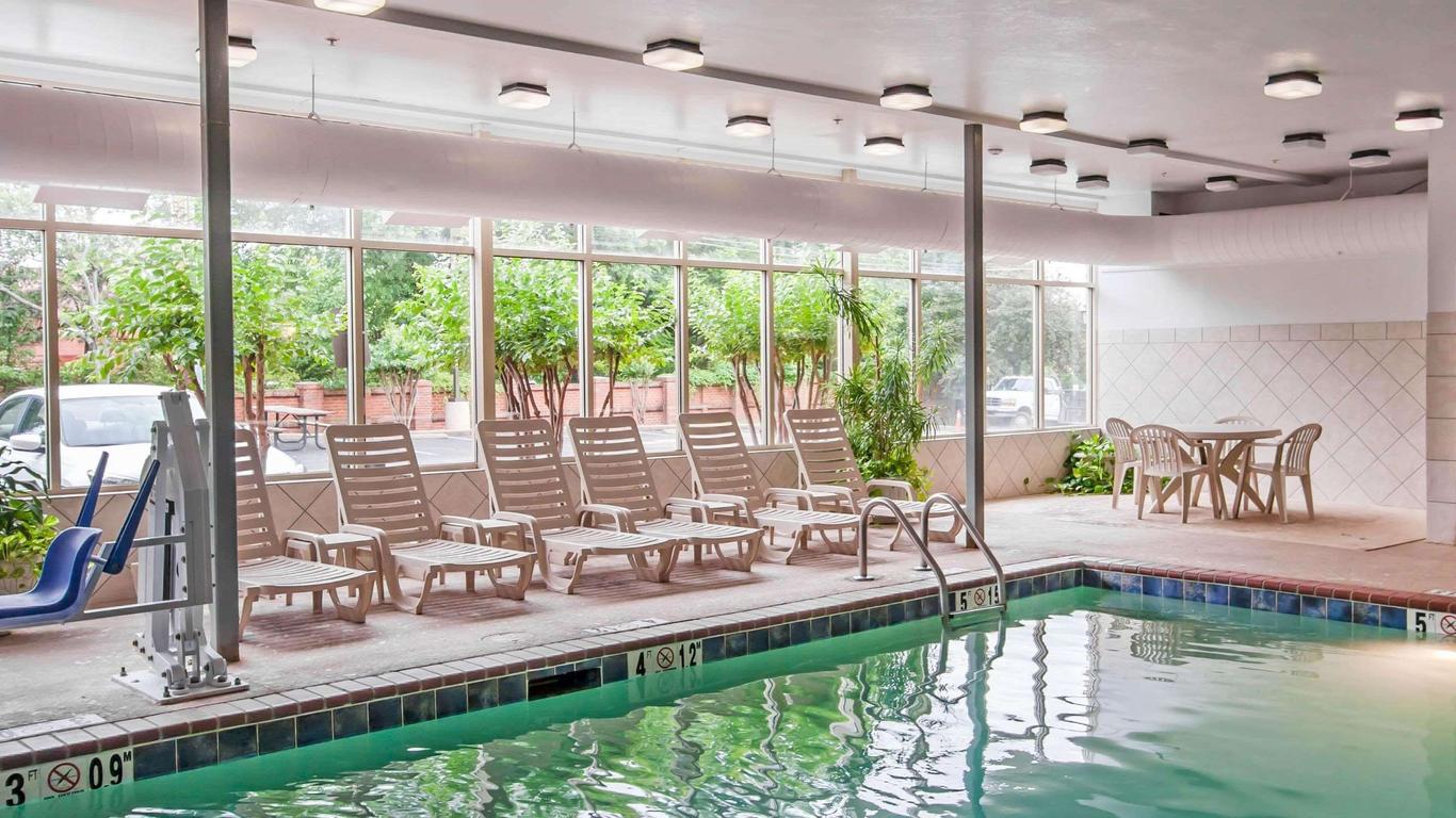 Quality Inn and Suites Germantown North