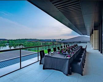 Xiongan International Hotel - Baoding - Балкон