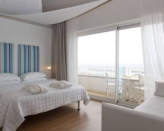 Luxor Beach Boutique Hotel Cattolica - Cattolica - Bedroom