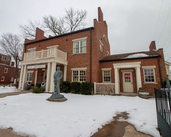 Nauvoo Temple House Hotel - Nauvoo - Gebouw