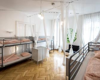 Avenue Hostel - Budapeşte - Yatak Odası