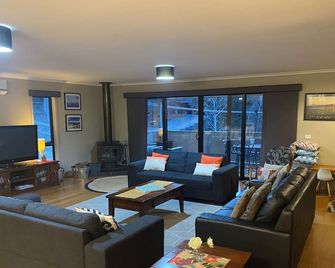 3 Bedoorm House In Merrijigbroffering Discounts - Merrijig - Soggiorno