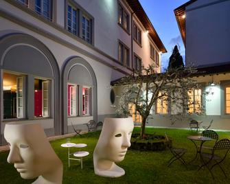 UNA Hotel Vittoria - Florenz - Innenhof