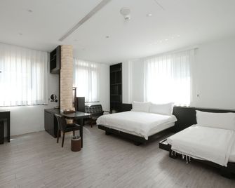 Journey Hostel - Tainan City