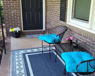 New! Clean, comfortable studio apartment. Close to Charlotte. - Rock Hill - Patio