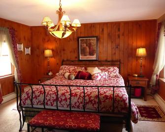 Spacious Waterfront Home In Thousand Islands! - Ogdensburg - Bedroom