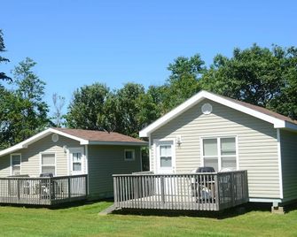 Jake & Jo's Cottages - North Rustico - Building