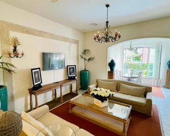 Hotel La Pigna - Marina Di Pietrasanta - Olohuone