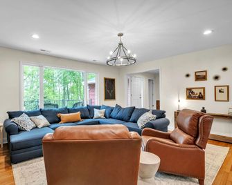 Woodhaven- Your Serene Countryside Escap - Orange - Huiskamer