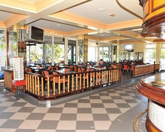 Hotel Alfar - Isla - Bar