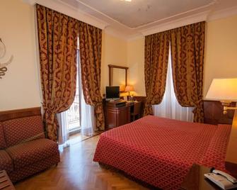 Hotel Palladium Palace - Rom - Schlafzimmer