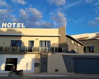 Hotel california - Barreiras - Gebouw