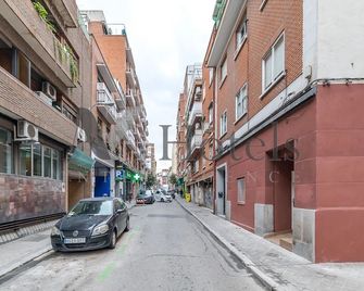 AYZ Luis Cabrera-Auto check-in property - Madryt - Widok na zewnątrz