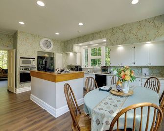 Home on Sprawling Estate, 6 Mi to Dtwn Spartanburg - Spartanburg