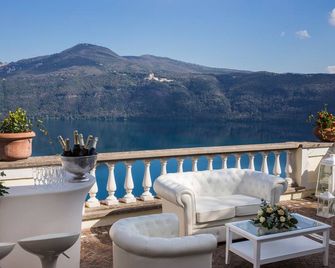 Hotel Castel Vecchio - Castel Gandolfo - Balkon