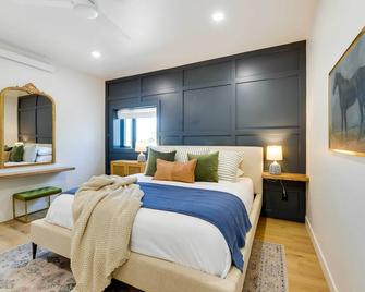 The Lofts on 89 Condo in Heart of Downtown Afton! - Afton - Habitación