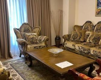 Dinasty Hotel - Tirana - Living room
