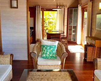 Wooden architect villa with jacuzzi - Papetoai - Salon